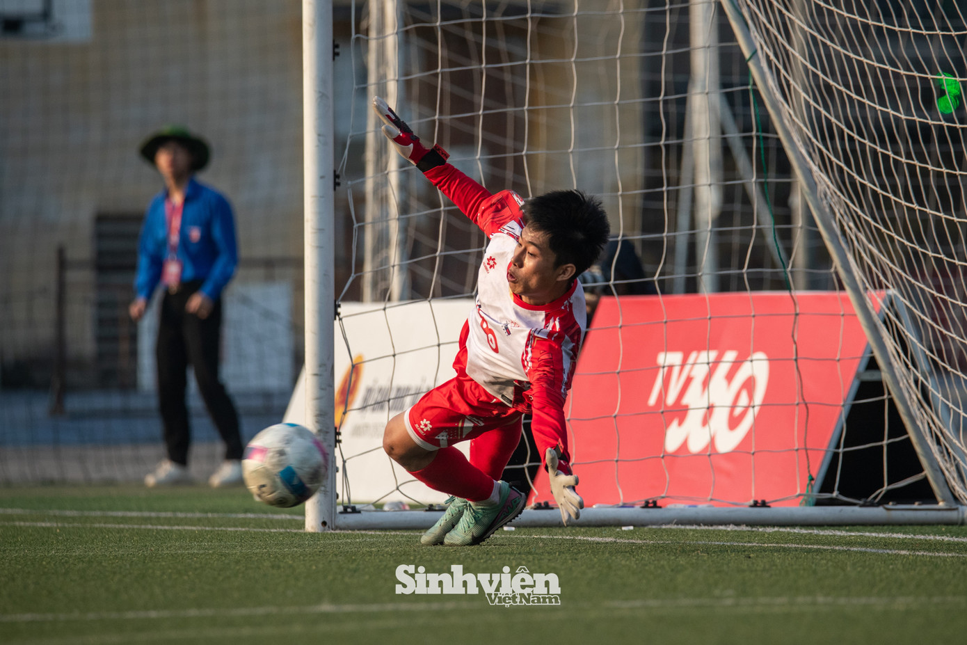 dh-hue-vo-dich-giai-bong-da-nam-sinh-vien-toan-quoc-2025-14.jpg