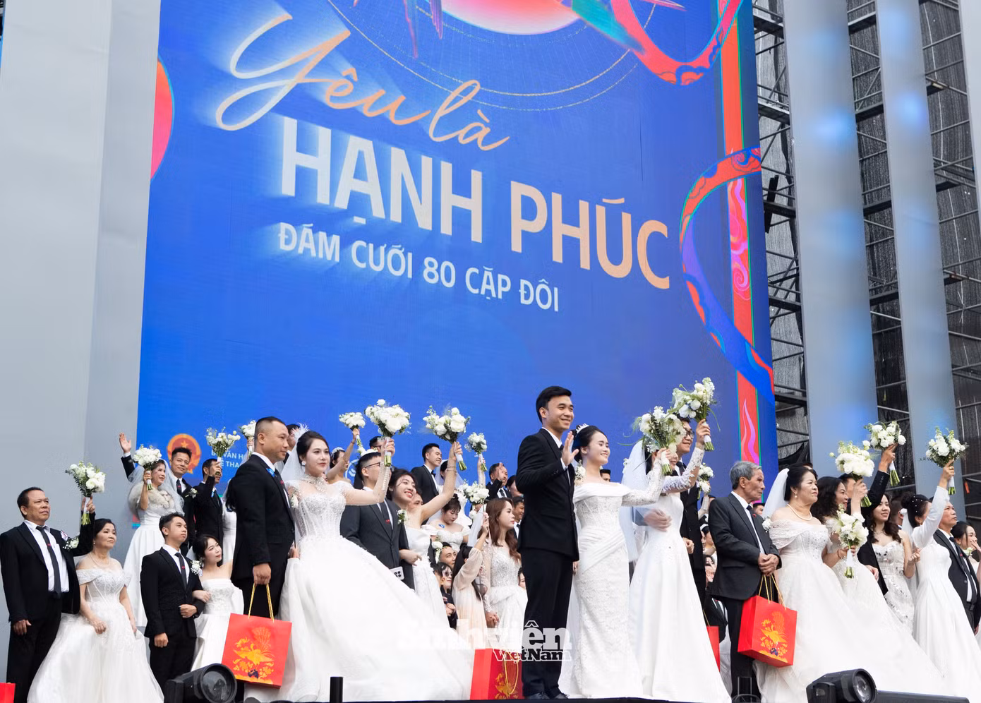 le-cuoi-80-cap-doi-6.jpg