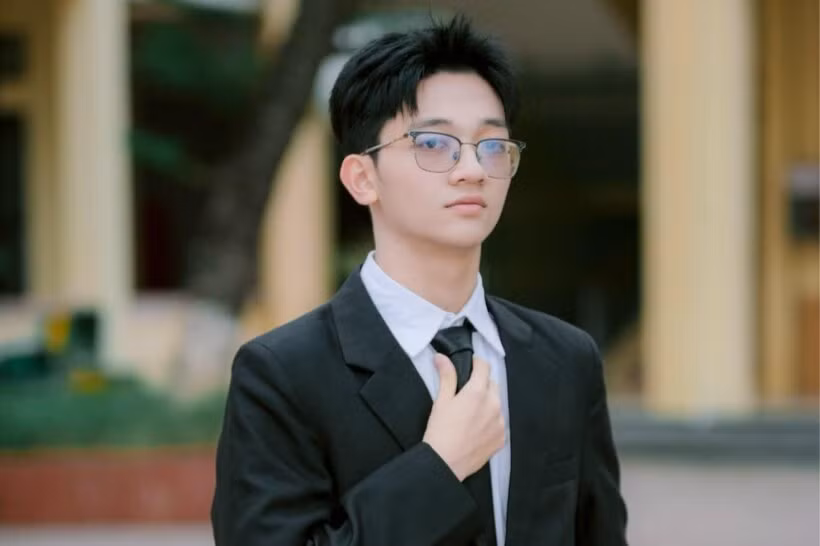 thu-khoa-tsa-diem-cao-nhat-hoc-nganh-it1-bach-khoa-8489.png