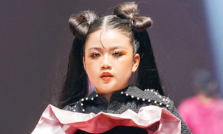 Mẫu nhí 10 tuổi cứ xuất hiện là chiếm sự chú ý