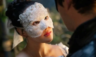 Phim 18+ về giới quý tộc gây sốt