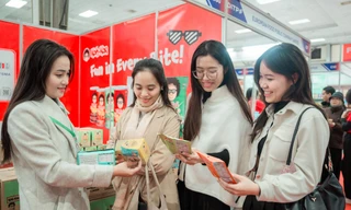 Người tiêu dùng trải nghiệm sản phẩm Koh-Kae tại Tuần lễ Sản phẩm Thái Lan 2026