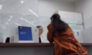 Ngân hàng ồ ạt giăng 'ma trận' lãi suất huy động, điều gì đang xảy ra?