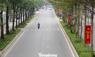 Hà Nội mùng 1 Tết: Khi 'điểm đen' ùn tắc hóa đường rộng thênh thang