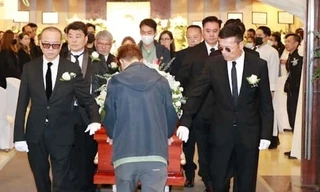 Cả giới giải trí tới lễ tang Hứa Thiệu Hùng