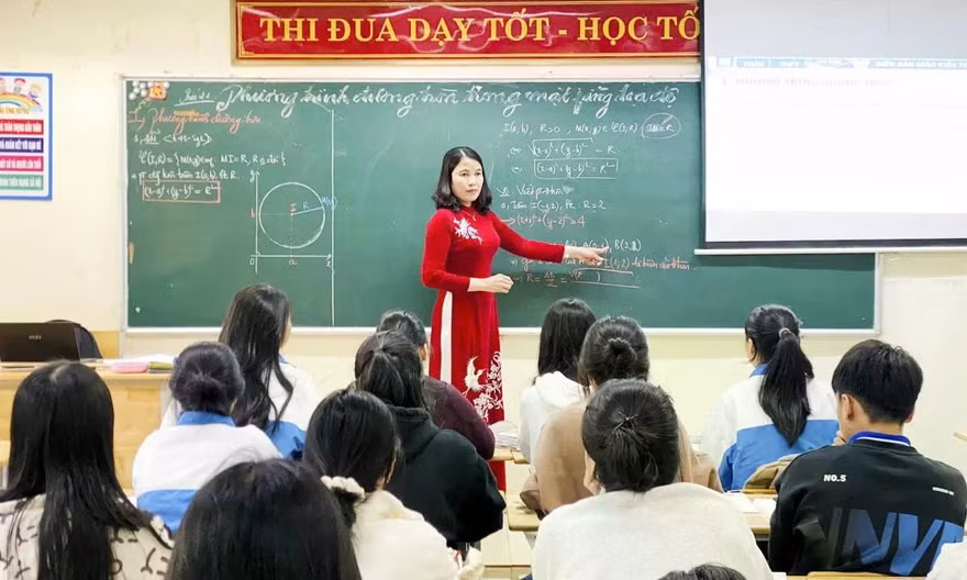 Hiệu trưởng, hiệu phó dôi dư muốn nghỉ việc sẽ được giải quyết trước 30/9