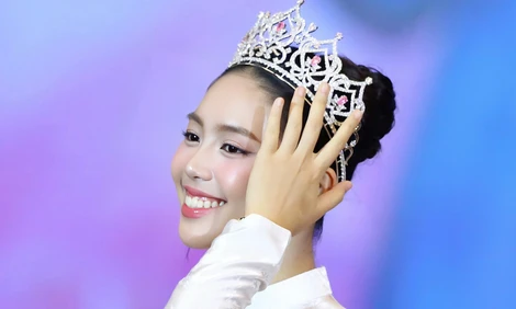 Cận nét rạng rỡ của Hà Trúc Linh và Châu Anh, Vân Nhi
