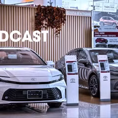 Loạt xe hybrid chạy đua giảm giá dịp cuối năm