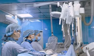 Nam sinh 19 tuổi mắc bệnh tĩnh mạch não cực hiếm