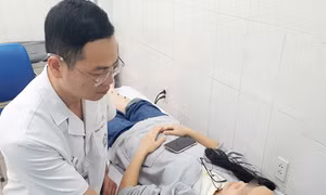 Ù tai ở người trẻ gia tăng: Triệu chứng âm thầm nhưng bào mòn chất lượng sống