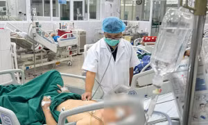 Nhiều người mắc cúm A diễn biến khó lường: Sốt nhẹ vẫn suy hô hấp nặng, nguy kịch