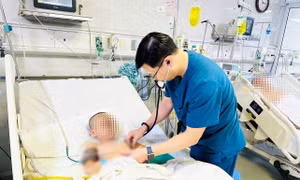 Bác sĩ chạy đua cấp cứu bé trai 6 tuổi ngã từ độ cao 10m bị cọc sắt đâm xuyên người