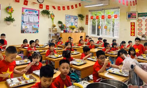 Hà Nội: Xác minh thông tin 9 học sinh đau bụng, buồn nôn nghi ngộ độc thực phẩm