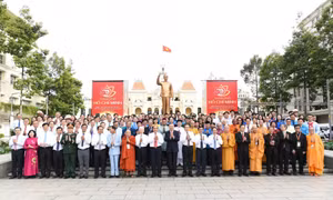 Tổng Bí thư, Chủ tịch nước Tô Lâm và lãnh đạo Đảng, Nhà nước dâng hoa tưởng nhớ Chủ tịch Hồ Chí Minh