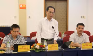 Gian lận thi ở Quảng Trị: Bộ trưởng Bộ GD&ĐT Hoàng Minh Sơn làm việc với UBND tỉnh