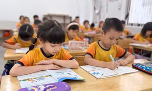 Thiếu SGK đầu năm học: Vì sao đã dùng một bộ sách vẫn xảy ra đứt gãy cung ứng?