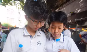Tối 19/6, Sở GD&ĐT Hà Nội công bố điểm chuẩn các trường THPT năm nay. 