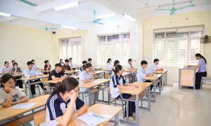 Hơn 5.000 thí sinh bỏ thi Ngữ văn, 12 em bị đình chỉ