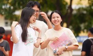 15 thủ khoa lớp 10 THPT chuyên của Hà Nội