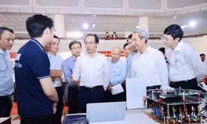 Điều kiện để tân sinh viên kỹ thuật, công nghệ được cấp học bổng hàng tháng