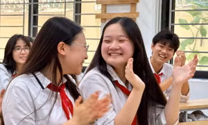 Một lớp có 20 học sinh trúng tuyển Trường THPT Chuyên Khoa học Tự nhiên