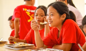 Thịt lợn bệnh vào bếp ăn bán trú: Hiệu trưởng lo thực phẩm bẩn trà trộn