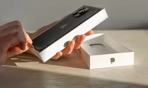 Apple tung 'bẫy' thuê iPhone?