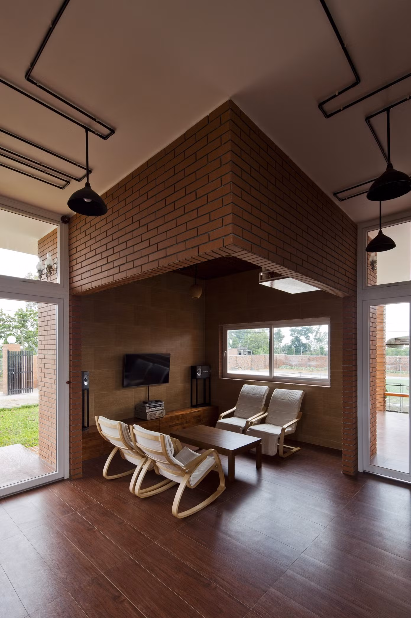 02-cta-first-house-in-03-scaled.jpg
