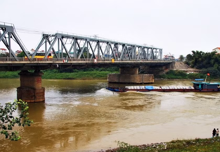 Sau khi có 2 cầu mới thay thế, cầu Đuống hiện nay sẽ được phá dỡ để tạo luồng vận tải đường thủy.