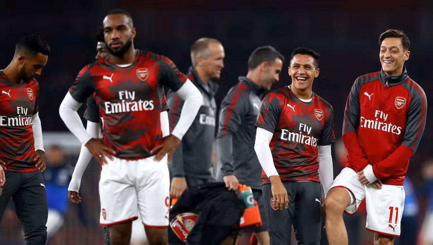Mesut Ozil tiết lộ với đồng đội chuyện gia nhập M.U.