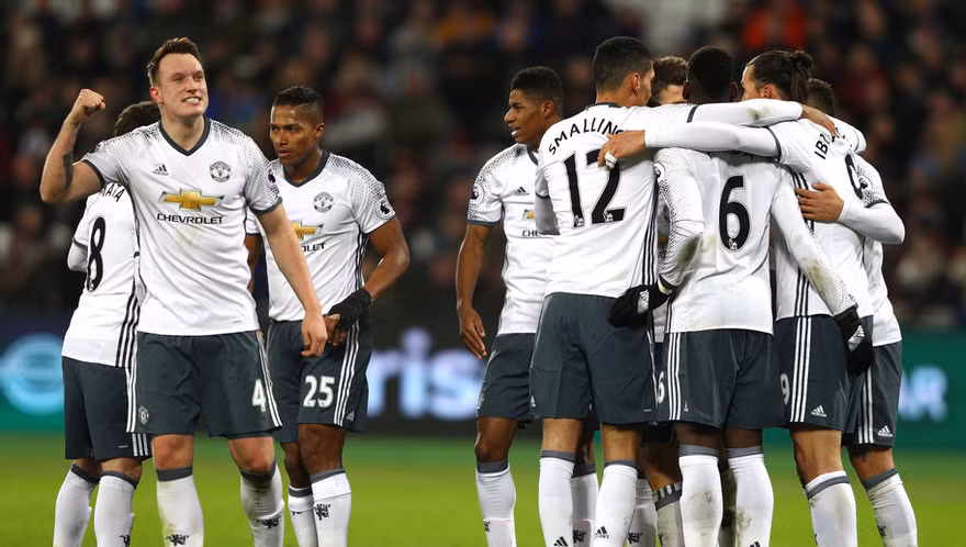 Phil Jones chuẩn bị được M.U gia hạn.
