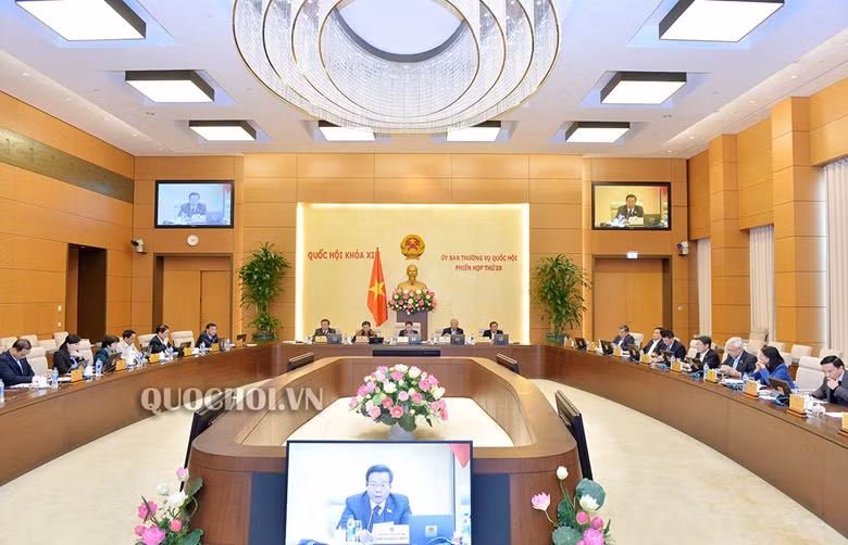 Uỷ ban Thường vụ Quốc hội đã thông qua dự thảo Nghị quyết hướng dẫn một số hoạt động của Hội đồng nhân dân.
