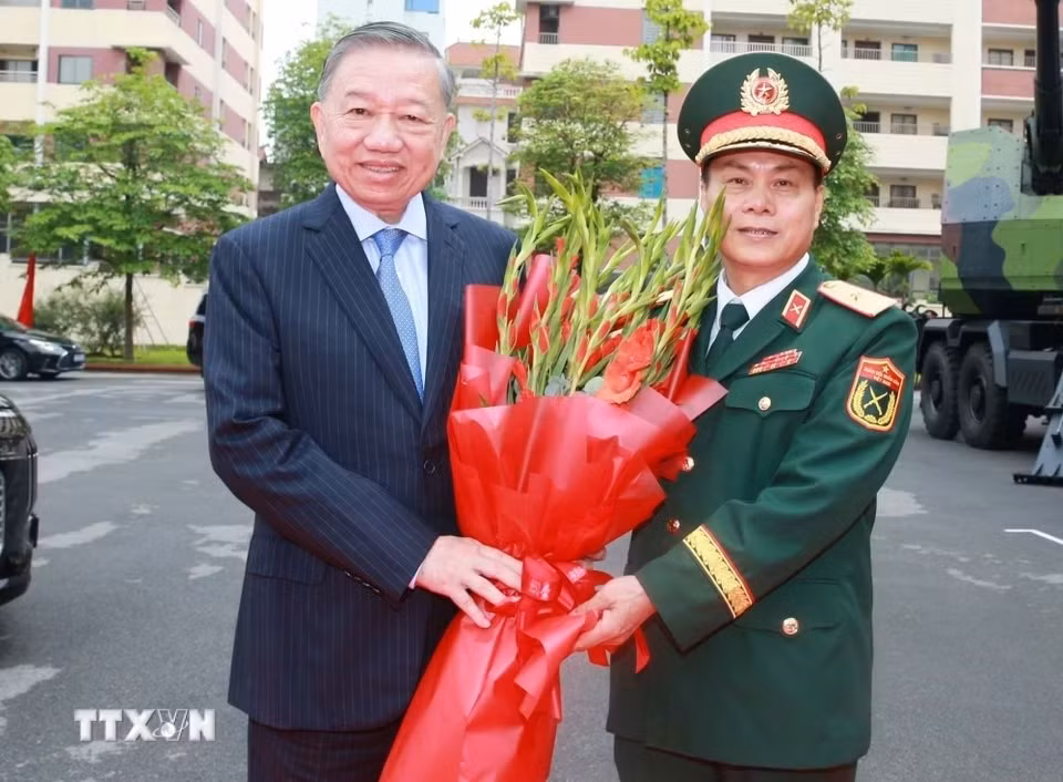 ttxvn-tong-bi-thu-chu-tich-nuoc-du-le-ky-niem-80-nam-bo-doi-phao-binh-ten-lua-2906jpg.jpg
