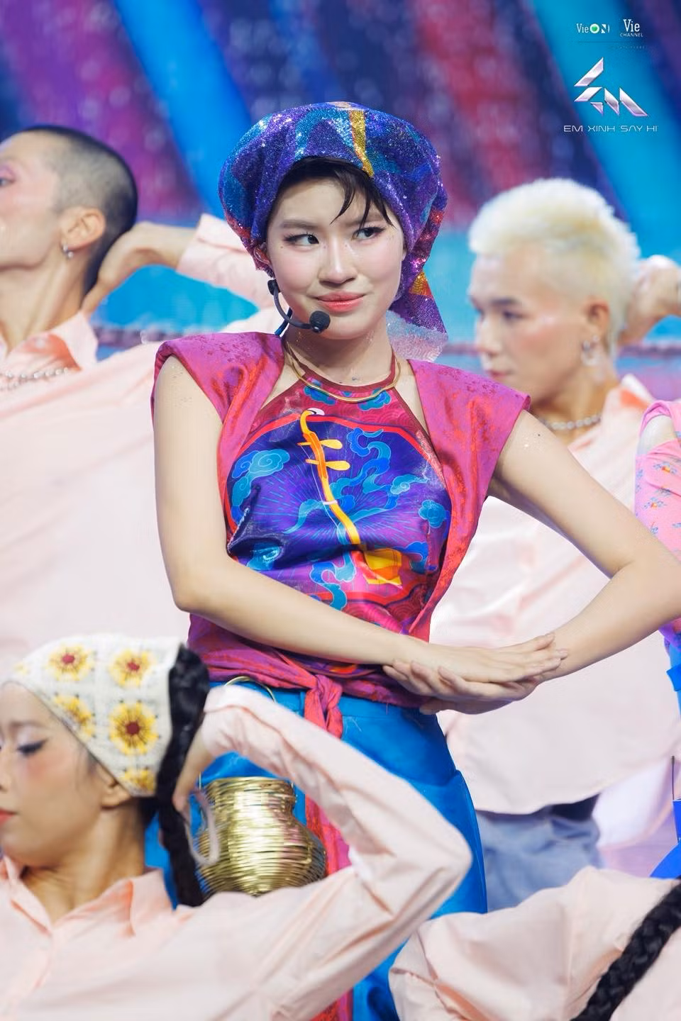 em-xinh-say-hi-live-stage-4-duyen-phao-lam-bao-ngoc.jpg