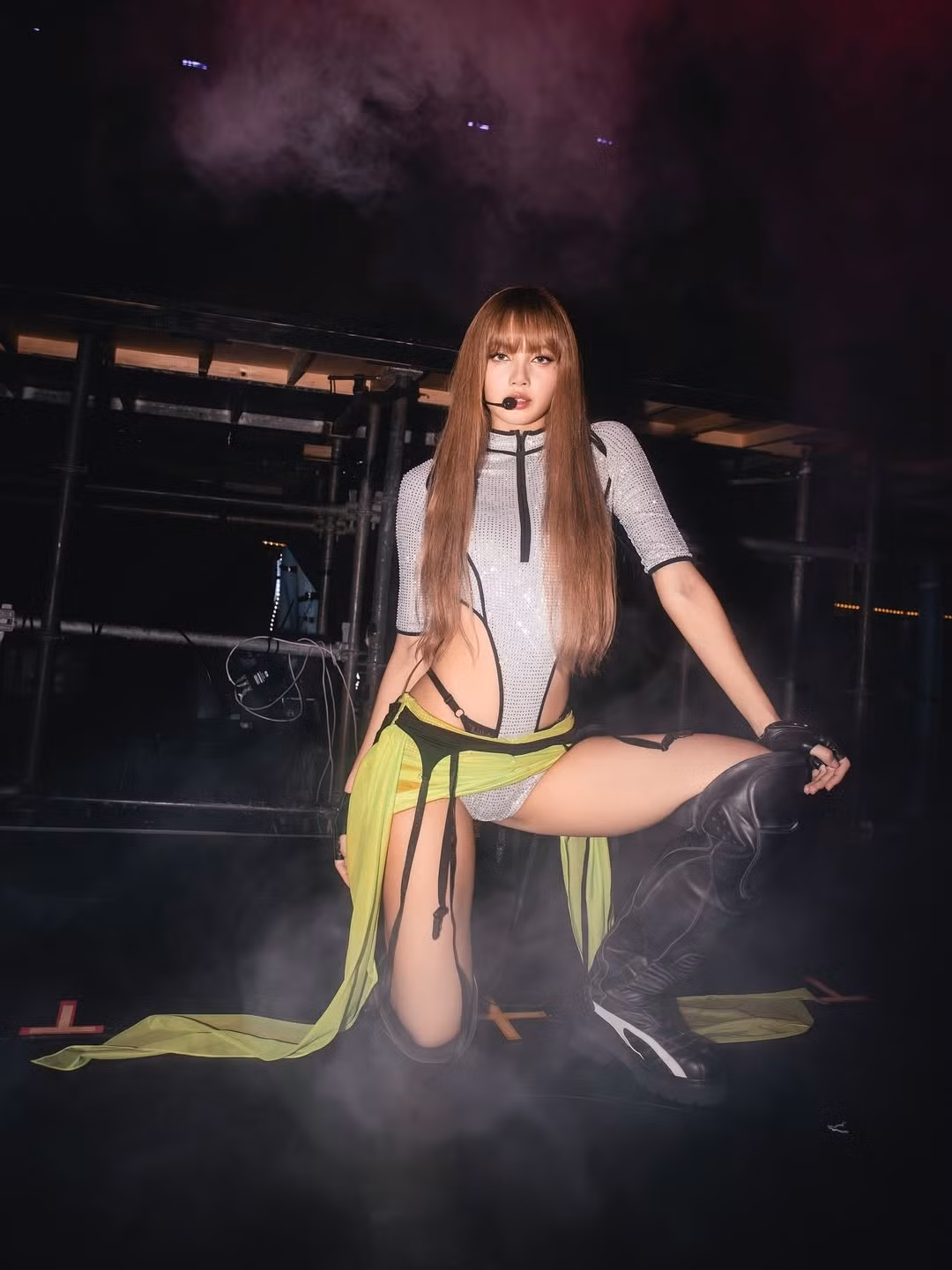 vietnam-fashion-fanci-lisa-cds.jpg
