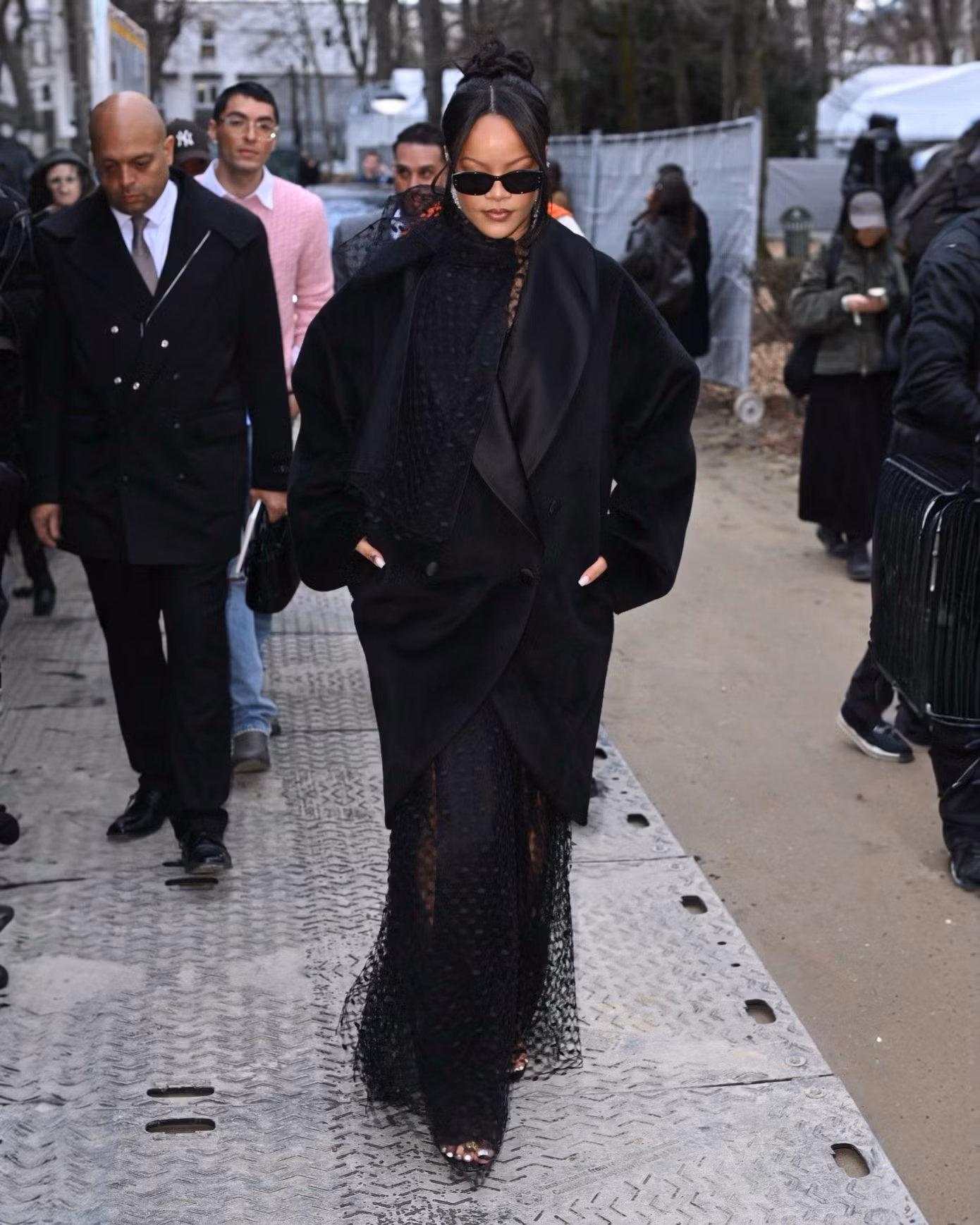 dior-haute-couture-ss26-rihanna.jpg