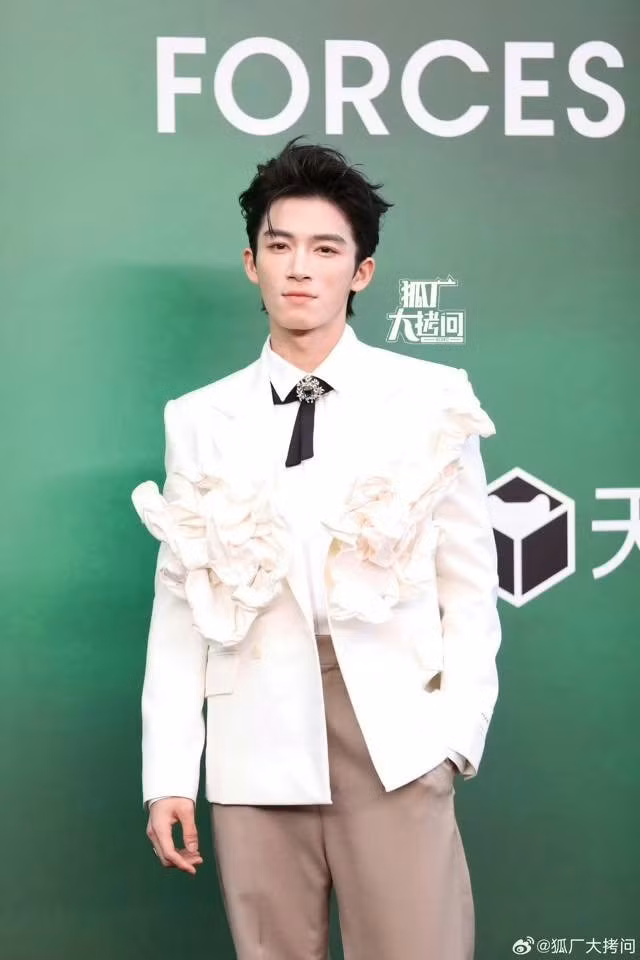 vogue-forces-of-fashion-2025-vuong-tinh-viet-fb.jpg