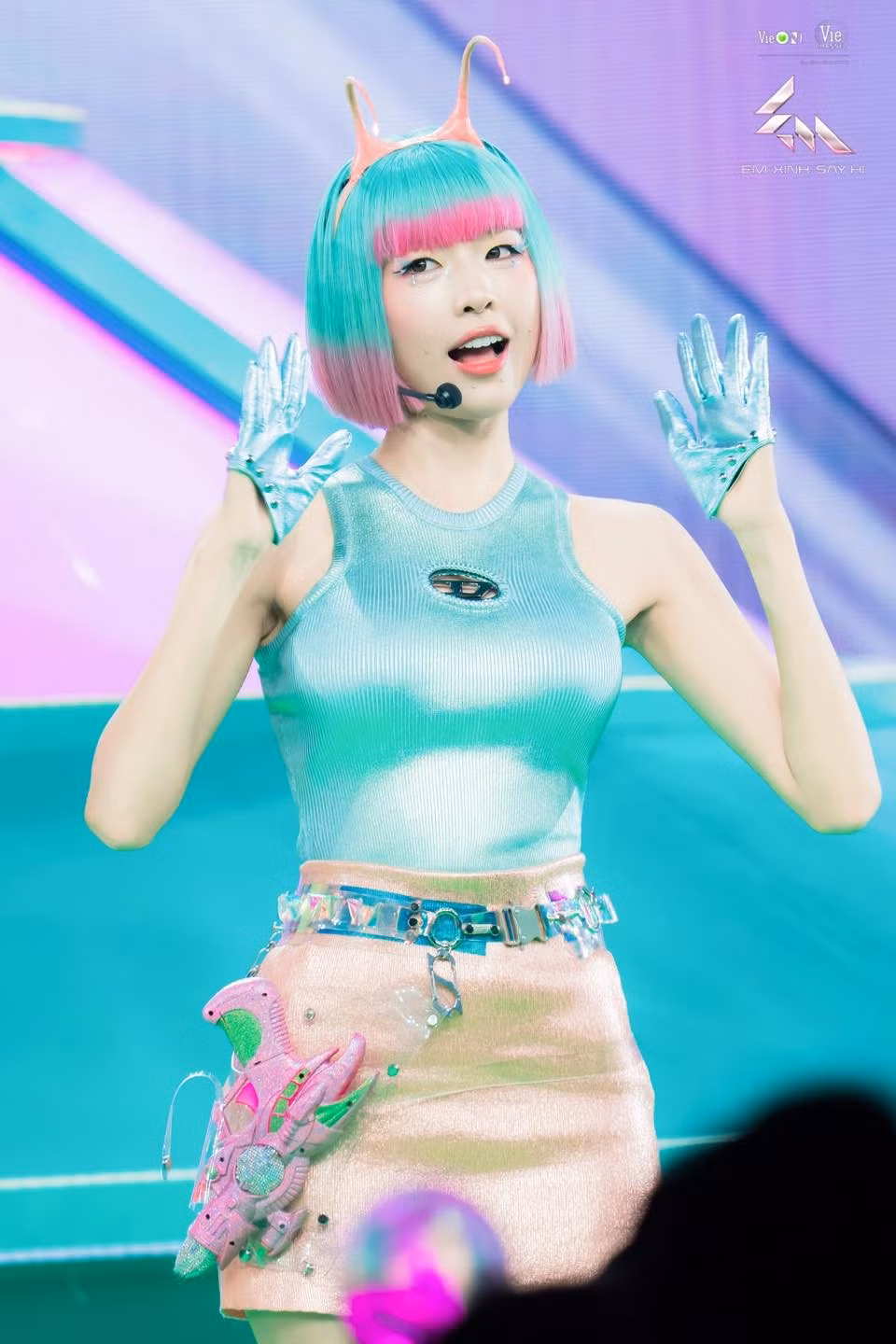 em-xinh-say-hi-follow-lamoon-ls4.jpg