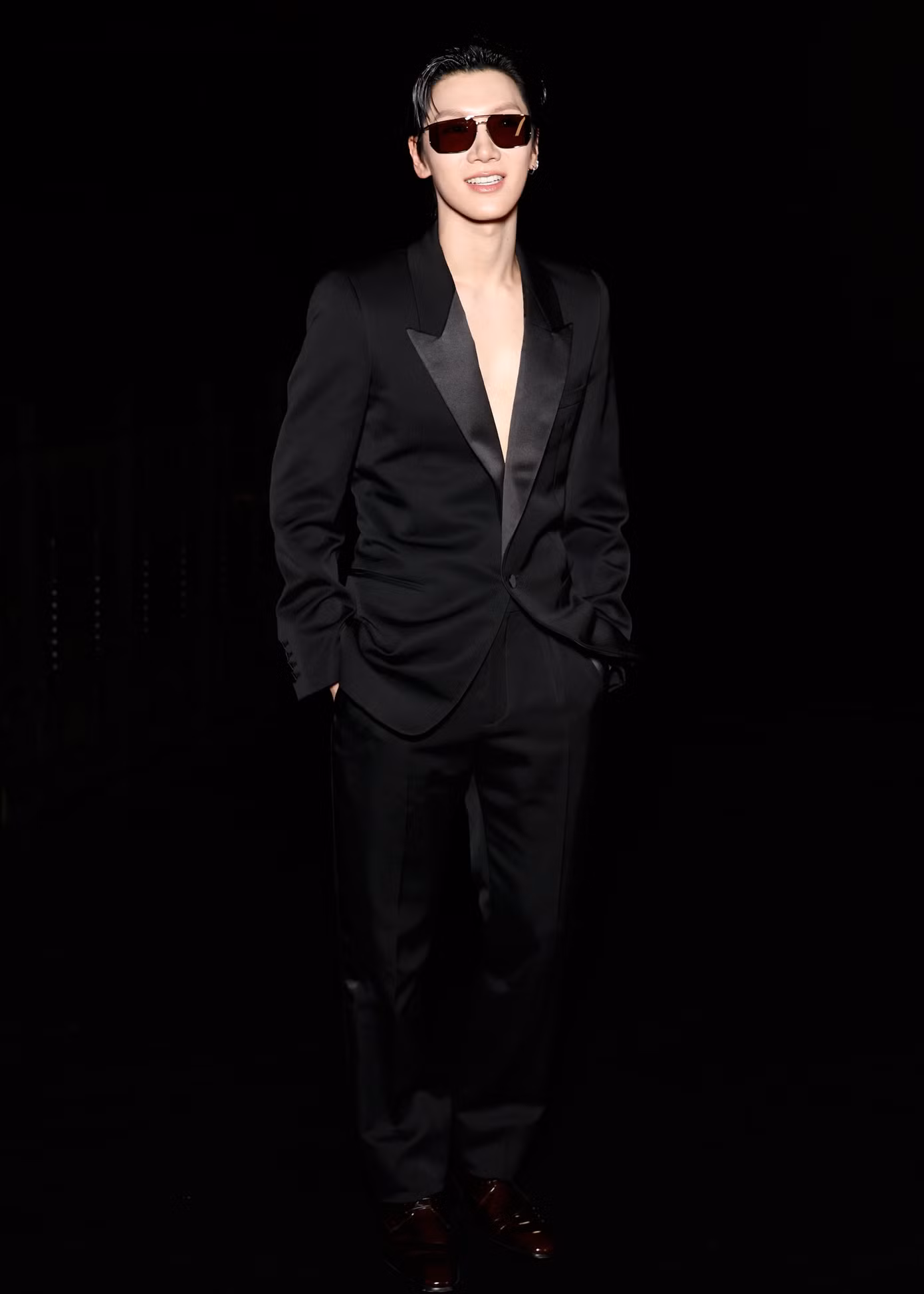 paris-fashion-week-ss27-saint-laurent-rose-luu-van-17.jpg