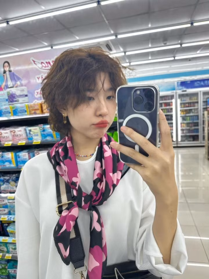 em-xinh-say-hi-lamoon-short-hair-21wue2.jpg