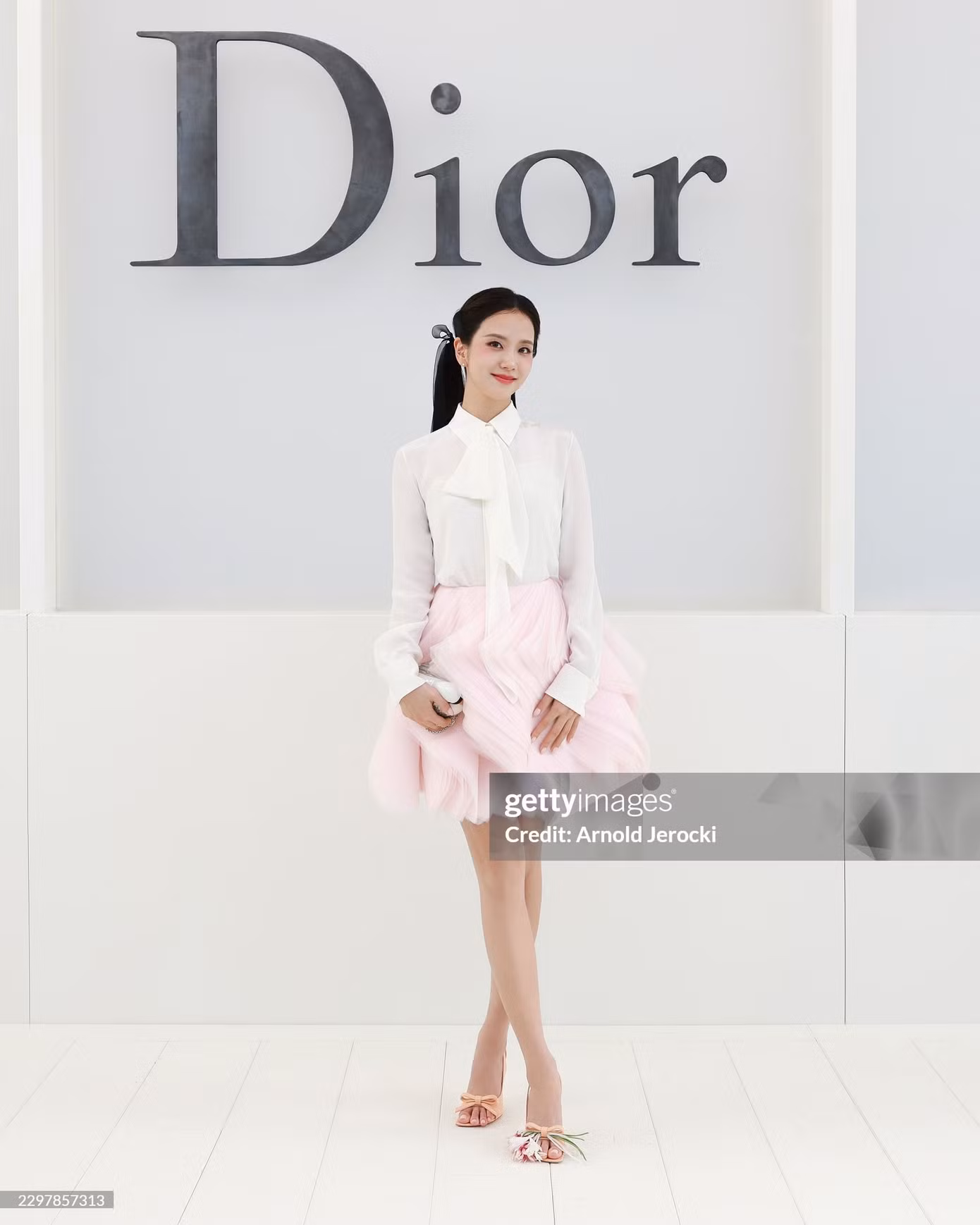 pfw-ss27-jisoo-2.jpg
