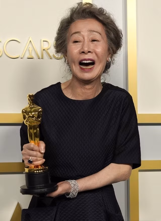 youn-yuh-jung-vogue-dsc.jpg