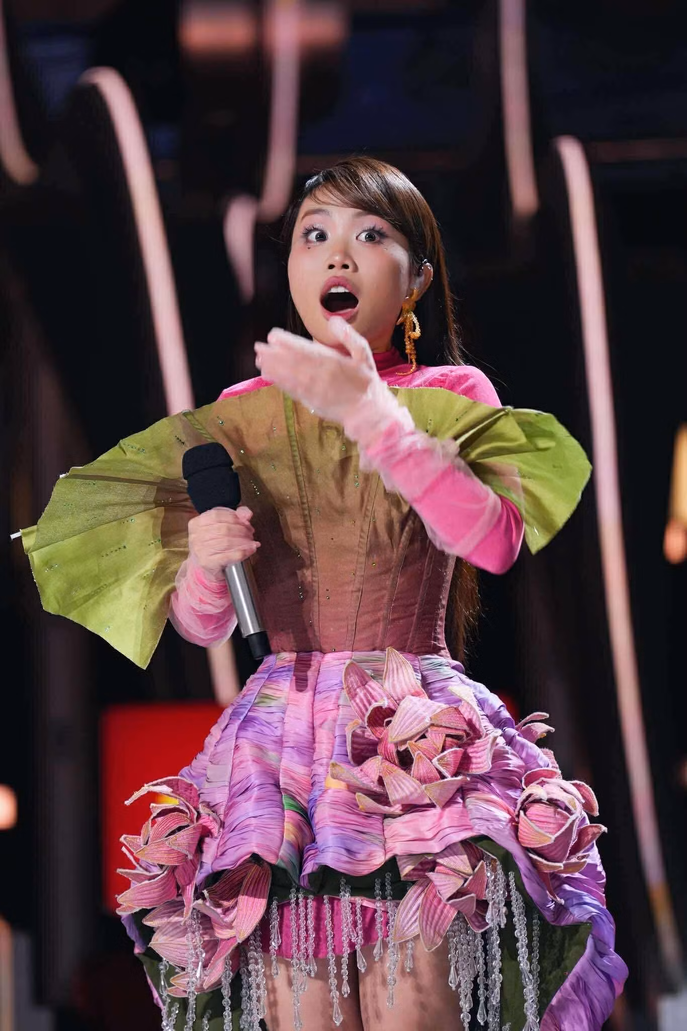 tong-ket-thoi-trang-2025-phuong-my-chi-qqcfdcx.jpg