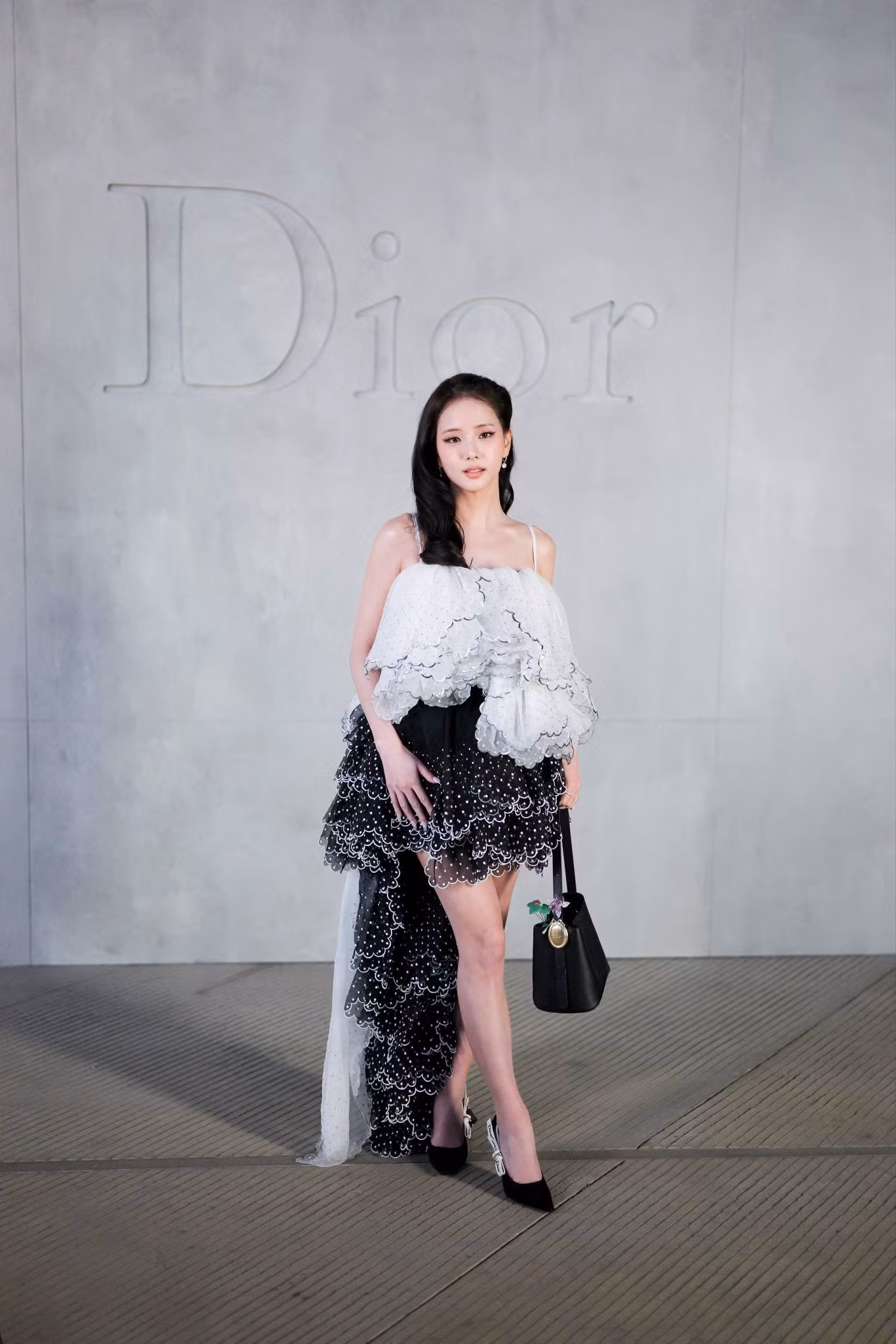 dior-cruise-2027-jisoo-blackpink-1233rrnbgedrf.jpg