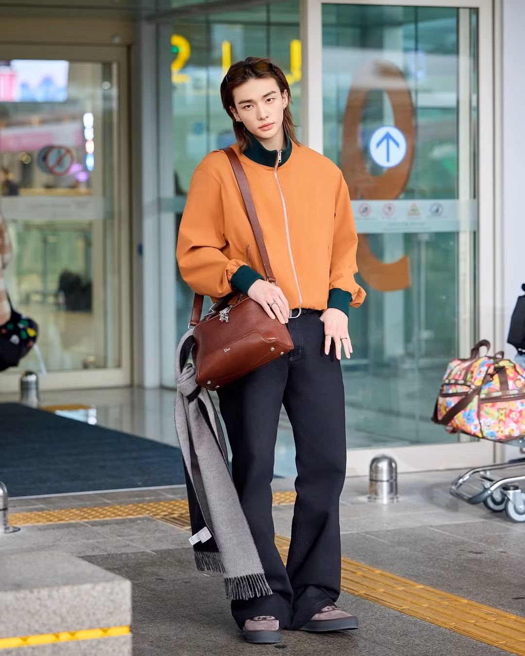 paris-fashion-week-dior-hyunjin.jpg