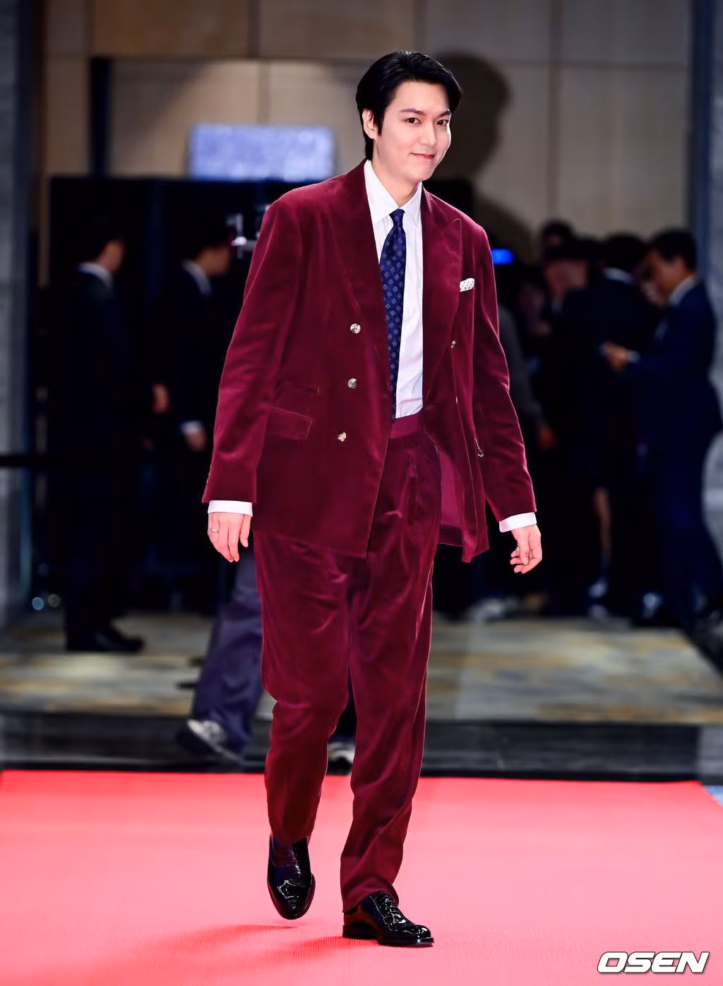 love-your-w-2025-lee-min-ho-213.jpg