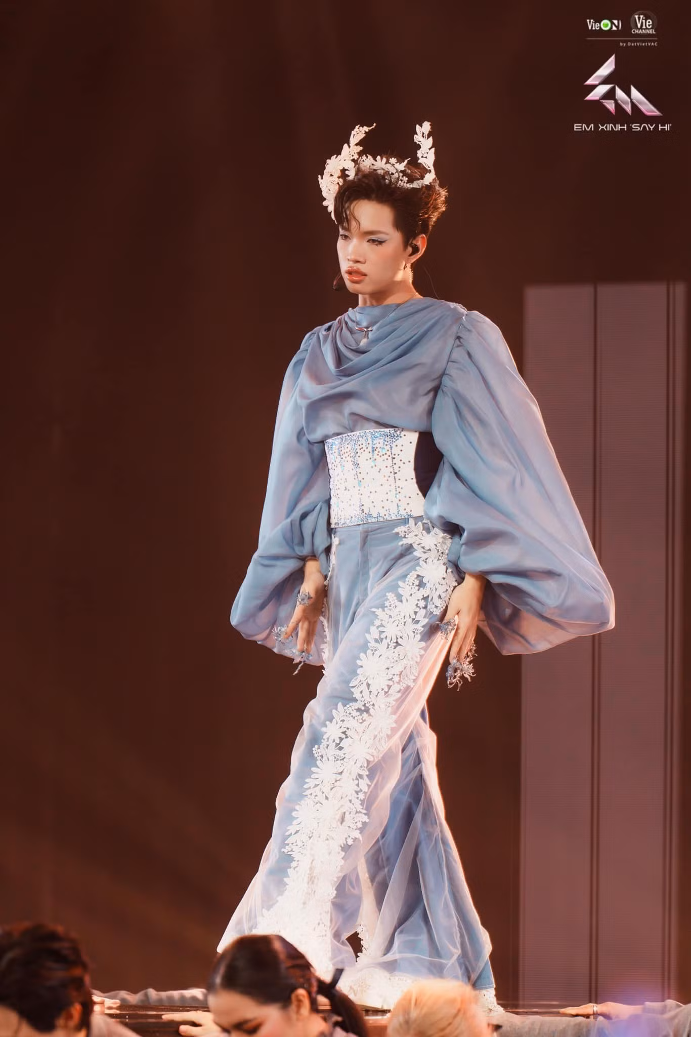 anh-trai-say-hi-phap-kieu-xxc.jpg