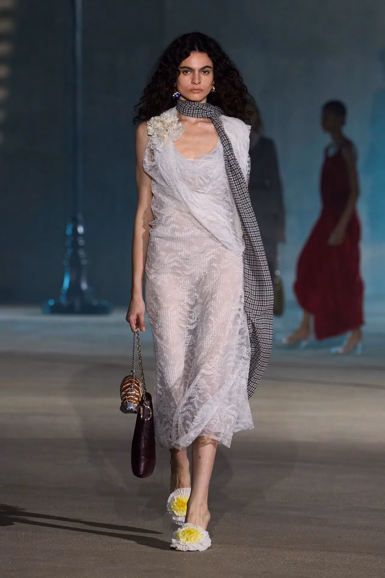 paris-haute-couture-2026-dior-sabrina-carpenter-v-fc.jpg