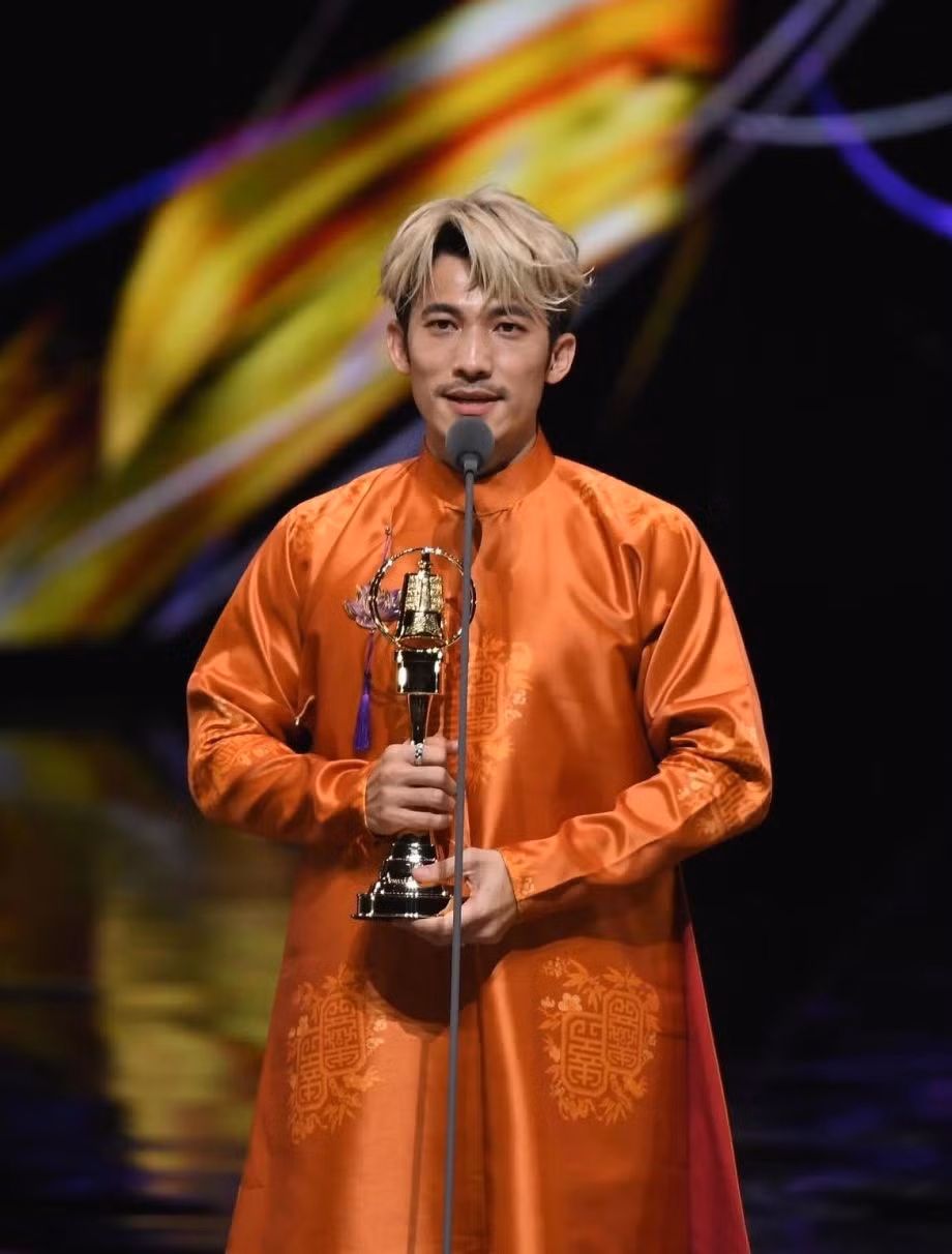 louis-vuitton-year-end-lien-binh-phat-kim-chung-fd.jpg