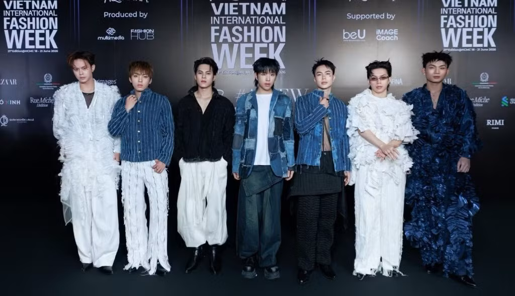 uprize-aquafina-vietnam-international-fashion-week-21st-edition-2026-1-9075.jpg